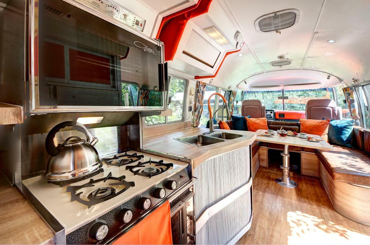 Glamping 1970 American Airstream Motorhome Ponsanooth Kültér fotó